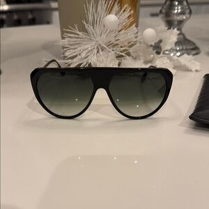 Victoria Beckham Black Gradient Sunglasses